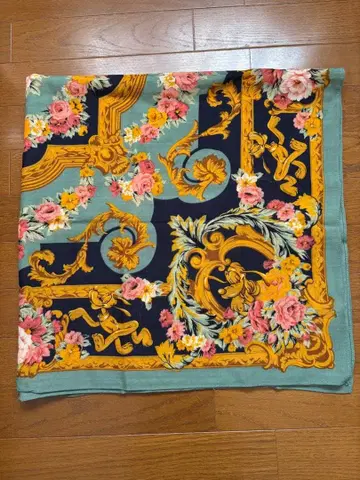 디즈니 대형 스카프 플루토