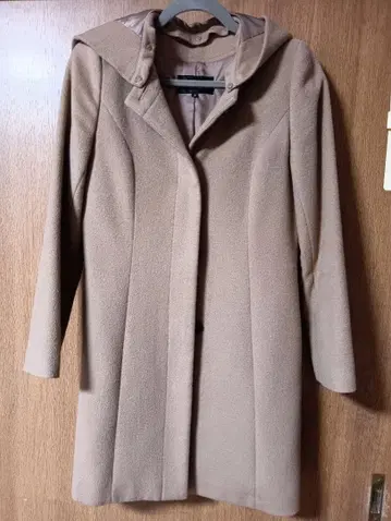 ketty 후드 부착 베이지 코트 새상품급