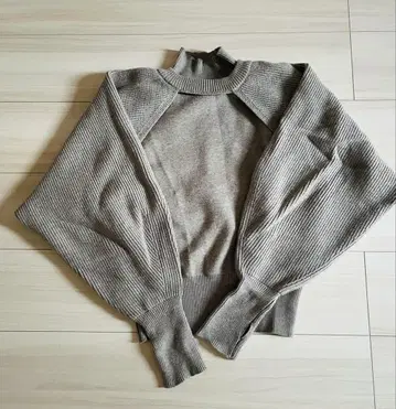 새상품급 CLOCHE 앙상블 니트 그레이지