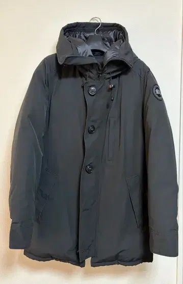 Canada Goose 블랙 다운 자켓