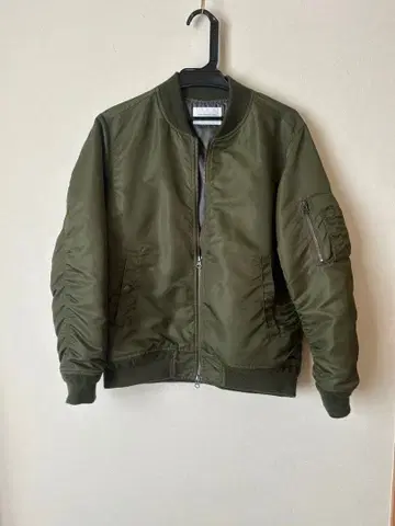 어반 리서치 도어스 MA-1 스타일 올리브 그린 자켓