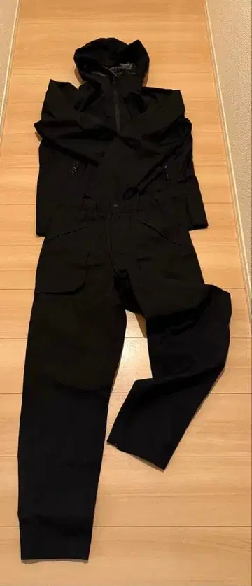 새상품급! 지유 GU ACTIVE 윈드프루프 쉘 후드티, 팬츠 세트