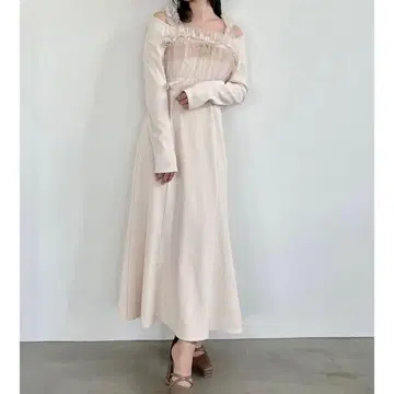 더즐린 튤 개더 뷔스티에 컷 원피스 베이지 사이즈 M