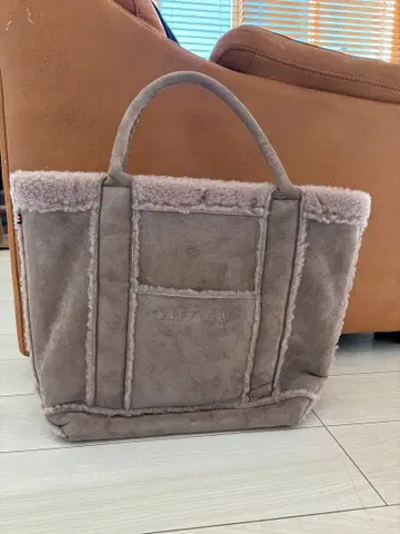 BAYFLOW 퍼 토트백 브라운 그레이