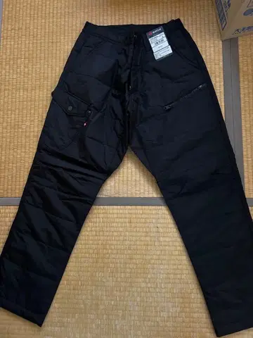 바틀의 방한, 방풍, 발수 팬츠