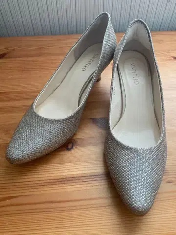 [ 새상품급 ] UNTITLED 실버 하이힐 23.5cm