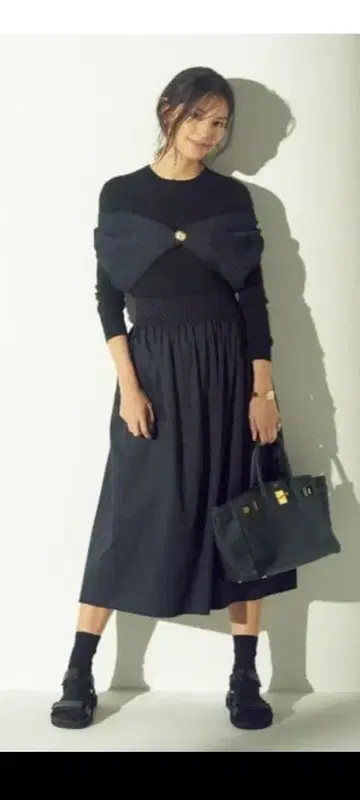 Very 게재 Jacquemus 치비 가디건 신 마이 씨와 동일