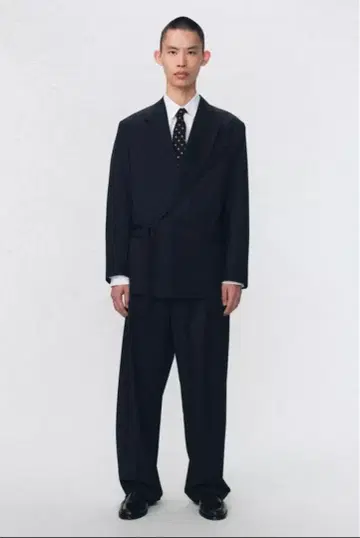 ZARA x SOSHIOTSUKI 핀스트라이프 패턴 셋업