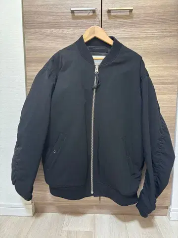 BEAUTY&YOUTH 블랙 MA-1 자켓