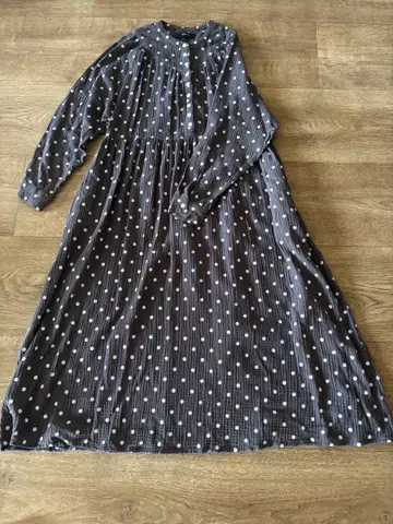 OMNES 그레이 도트 무늬 긴팔 원피스