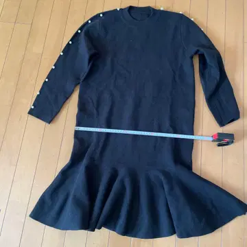 블랙 니트 원피스 M 사이즈 펄 장식 벌스데이 바쉬