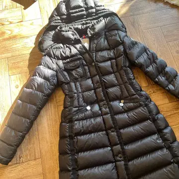 MONCLER 블랙 다운 자켓 후드 부착