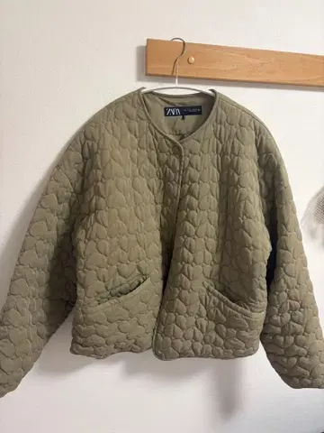 ZARA 카키 퀼팅 자켓