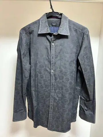 그레이 꽃무늬 긴팔 셔츠 가슴 포켓 부착