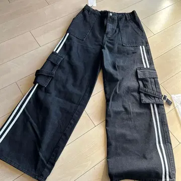 [ 새상품 ] 사이드 라인 스트레이트 카고 데님 팬츠