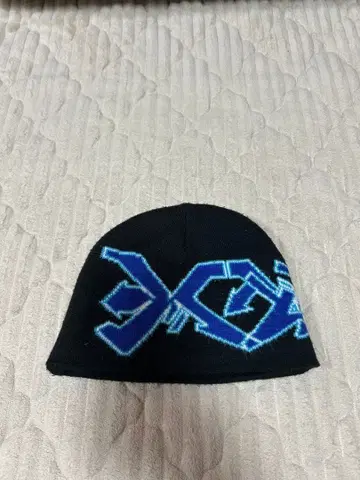 XLARGE 니트 비니