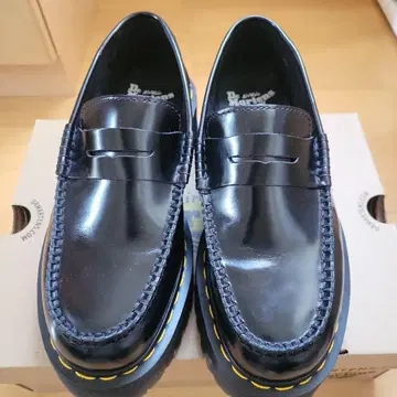 닥터 마틴 블랙 통굽 로퍼