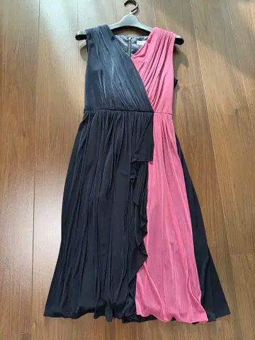 And Couture 슬리브리스 무릎 기장 원피스 드레스