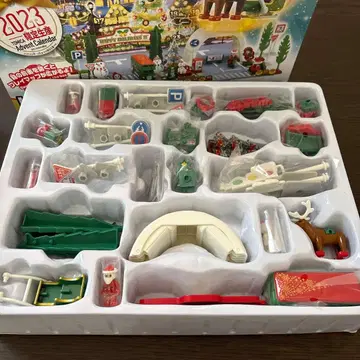 크리스마스 어드벤트 캘린더 2023년 토미카 타운 부품 플라 키즈