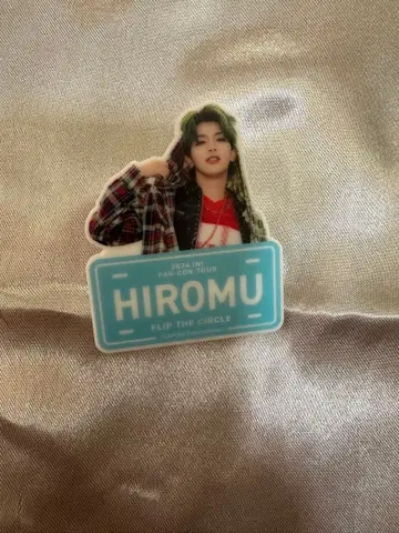 FLIP THE CIRCLE 핀 배지 명찰 타카츠카 히로무