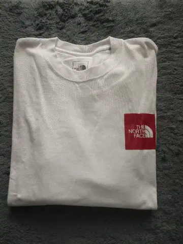 THE NORTH FACE 박스 로고 빨간색 라벨 롱 T M 사이즈