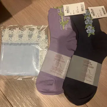 자수 손수건 + 삭스 2켤레 세트