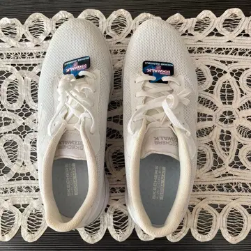 SKECHERS GO WALK 화이트 스니커즈