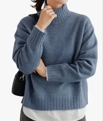 터틀넥 풀오버 어반 리서치 도어즈 블루 니트