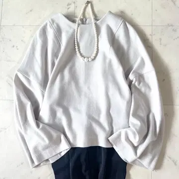 새상품급*어도어 스무스 빅 슬리브 블라우스 레이스업 일본제 베이지