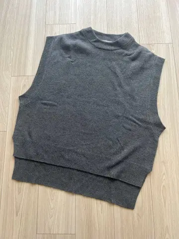 새상품급 Bshop ADAWAS 울 캐시미어 니트 베스트