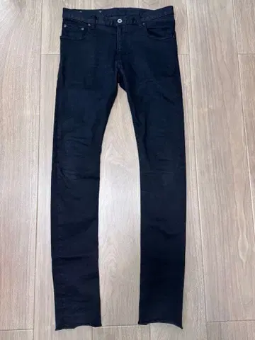 ISAMU KATAYAMA BACKLASH 스키니 데님 블랙