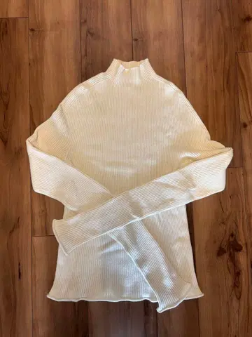 더 뉴하우스 코튼 캐시미어 롱 슬리브 화이트