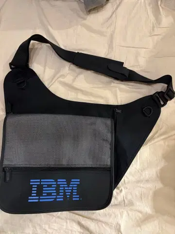 IBM 로고 나일론 숄더백