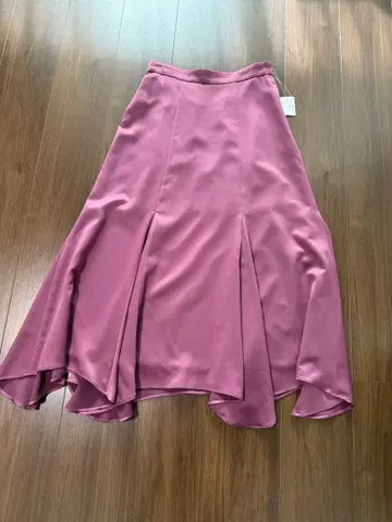 NATURAL BEAUTY BASIC 새틴 플레어 스커트 퍼플