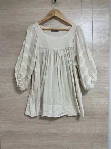 TIENS ecoute 벌룬 슬리브 5부 소매 시어 블라우스