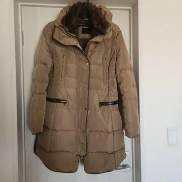 ZARA BASIC 퍼 달린 다운 자켓 브라운 M 사이즈