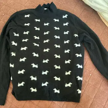 royal patou 강아지 패턴 터틀넥 니트