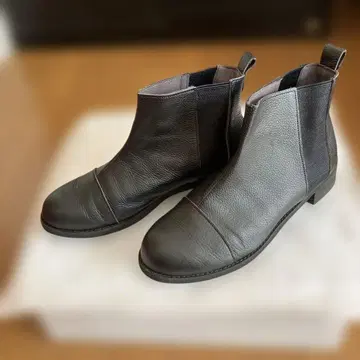 블랙 가죽 사이드 고어 부츠