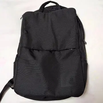 THE NORTH FACE 블랙 백팩 (찢어진 부분 있음)