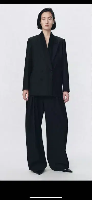 블랙 와이드 팬츠 플리츠 포함