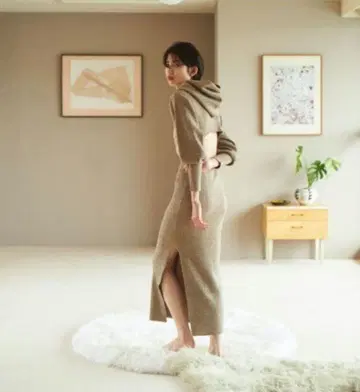 새상품급 Rosarymoon 로자림문 후드 부착 니트 원피스