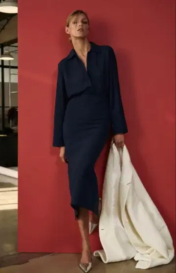 새상품 택 [ ZARA ] 스테디셀러 슬릿 스트레이트 스커트 M 블랙