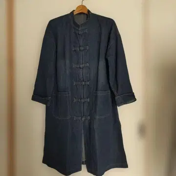 merlot (멀로) 차이나 버튼 데님 롱 코트