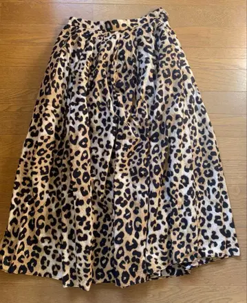 토마스 맥파이 레오파드 스커트 intoxic