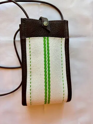 Jidai 스마트폰 숄더백 가죽과 소방 호스 업사이클 그린 라인