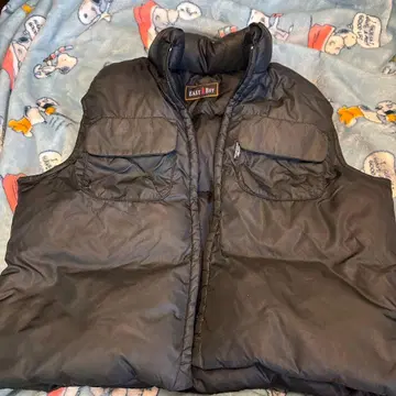 EAST Boy 블랙 다운 베스트