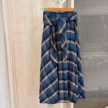 블루 네이비 계열 체크 벨트 리본 포함 스커트