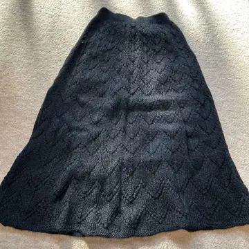 블랙 니트 플레어 스커트