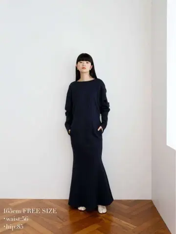 백 오픈 컷소 원피스 네이비 프리 사이즈