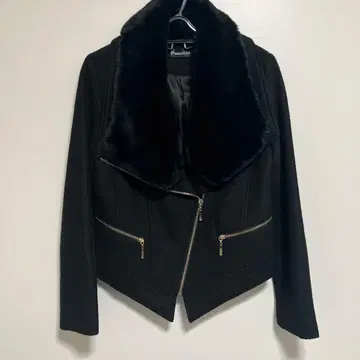 퍼 카라 부착 숏 자켓 블랙